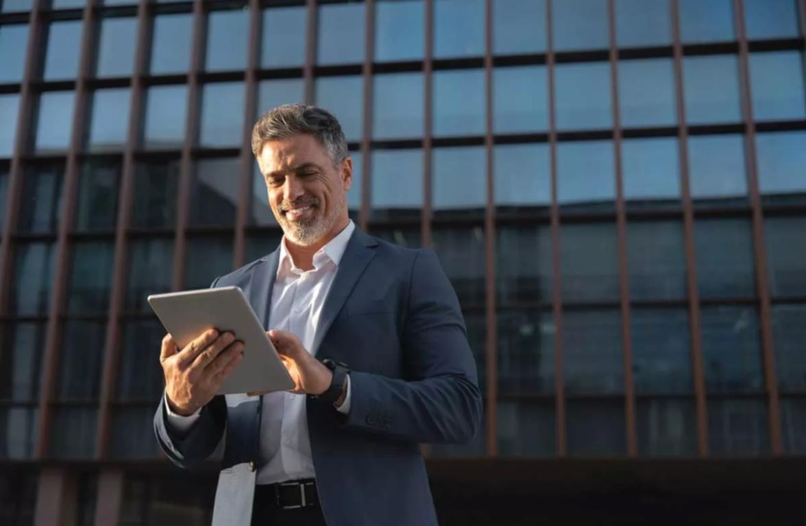 Team workspace showing collaborative budget analysis session